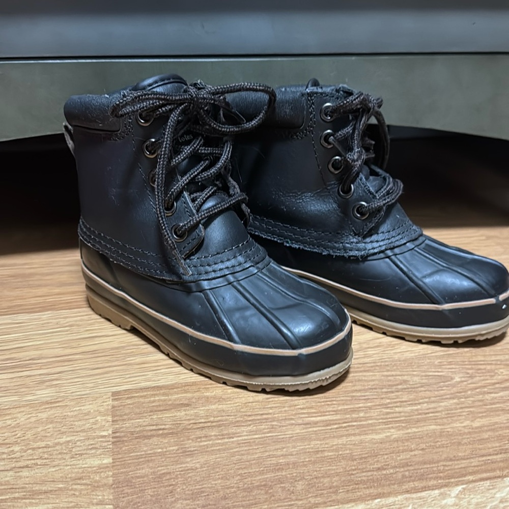 Snow boots